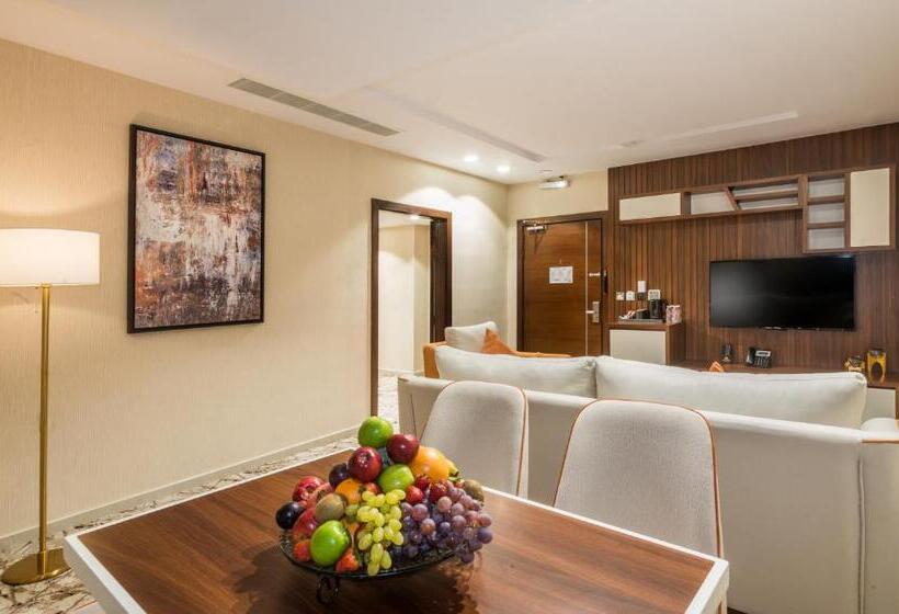 בית מלון כפרי Tulip Plaza