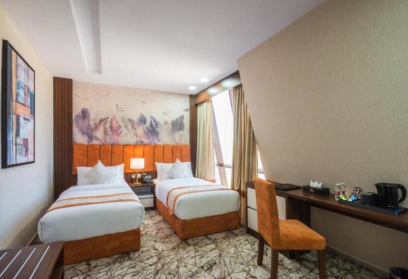 בית מלון כפרי Tulip Plaza