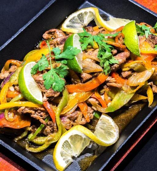 בית מלון כפרי Tulip Plaza