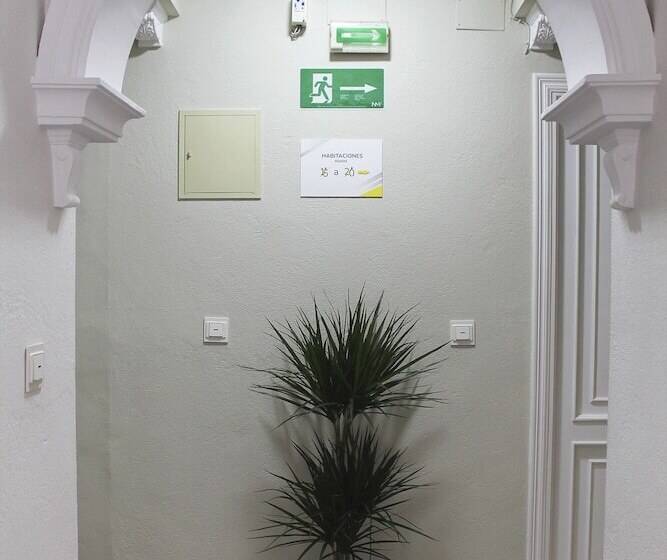 هتل Vía Sevilla   Cádiz By Ma 22 Puntos