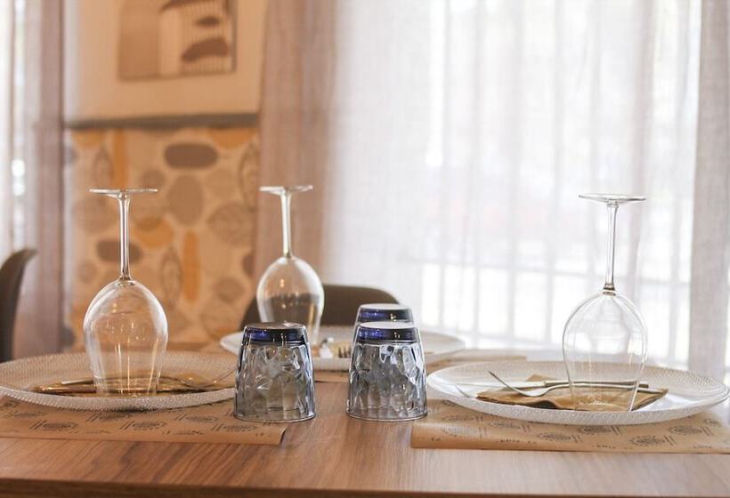 هتل Vía Sevilla   Cádiz By Ma 22 Puntos