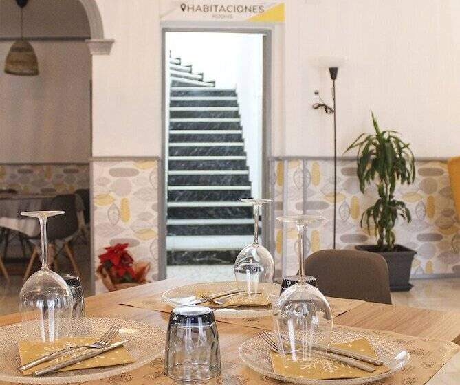 هتل Vía Sevilla   Cádiz By Ma 22 Puntos