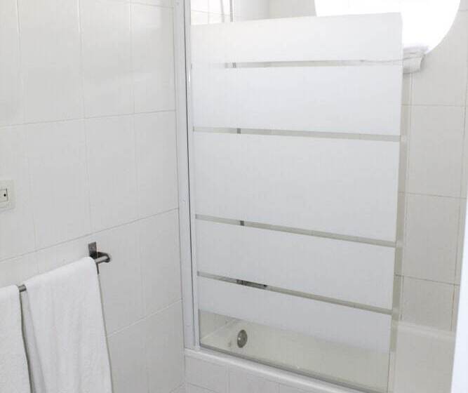 هتل Vía Sevilla   Cádiz By Ma 22 Puntos