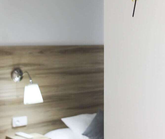 هتل Vía Sevilla   Cádiz By Ma 22 Puntos