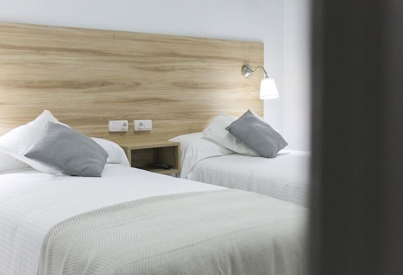 هتل Vía Sevilla   Cádiz By Ma 22 Puntos