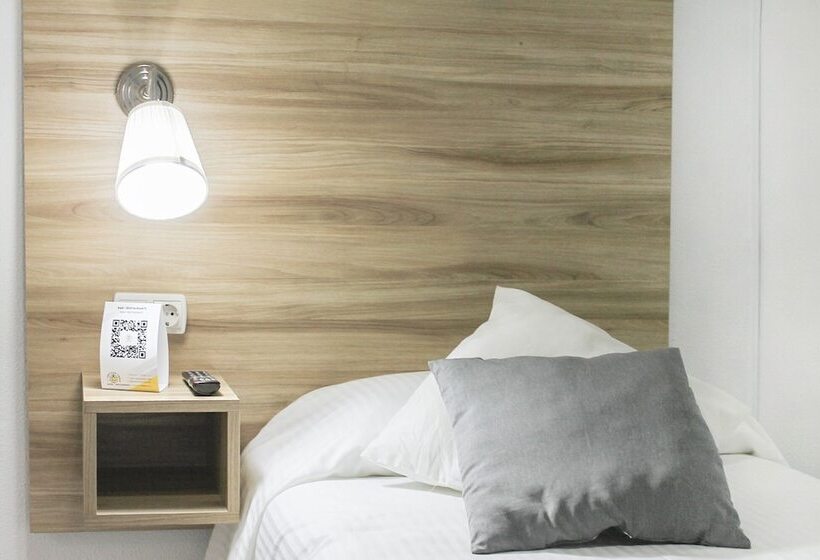 هتل Vía Sevilla   Cádiz By Ma 22 Puntos