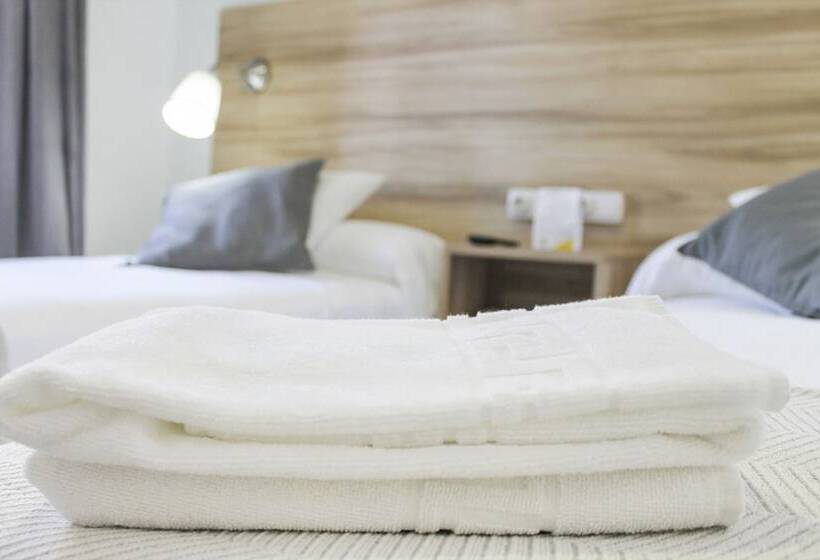 هتل Vía Sevilla   Cádiz By Ma 22 Puntos