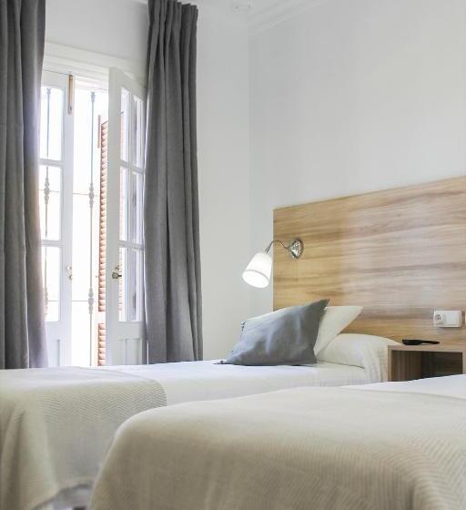 هتل Vía Sevilla   Cádiz By Ma 22 Puntos