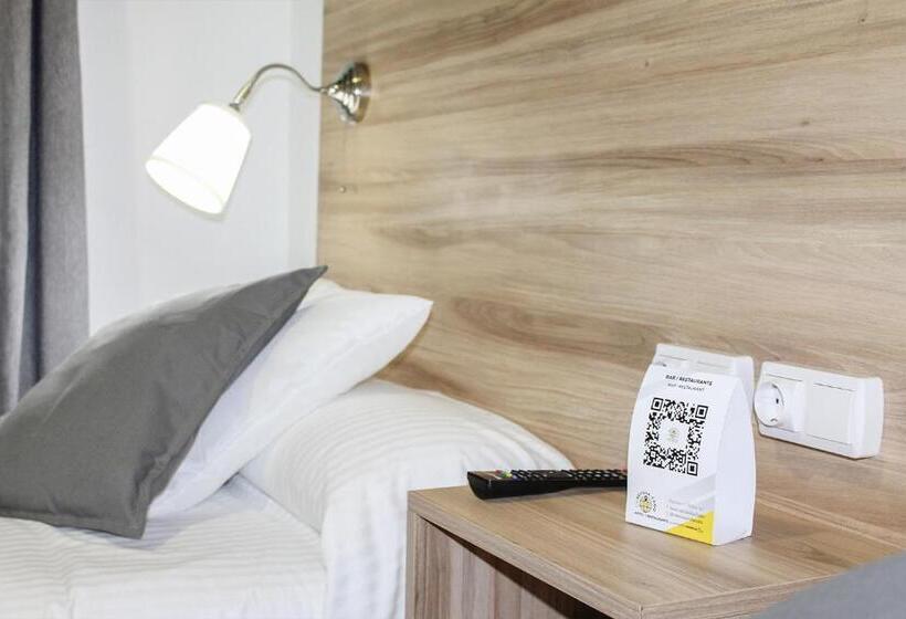 هتل Vía Sevilla   Cádiz By Ma 22 Puntos