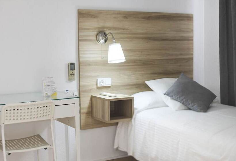 هتل Vía Sevilla   Cádiz By Ma 22 Puntos