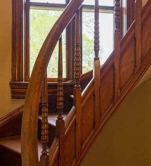 Moulin Rouge House Bed And Breakfast