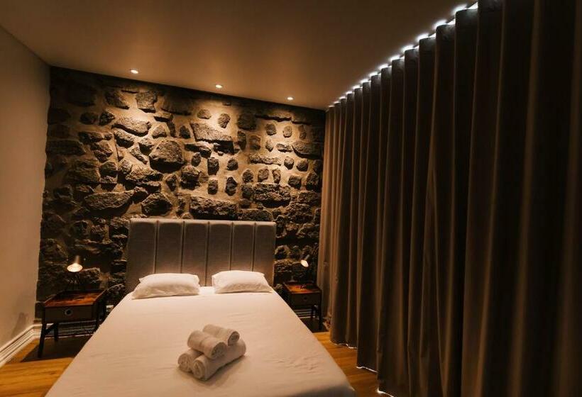 Пансион City Stone House