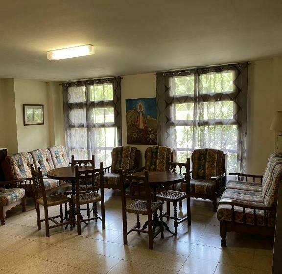 بنسيون Hostatgeria I Restaurant Coll De Condreu