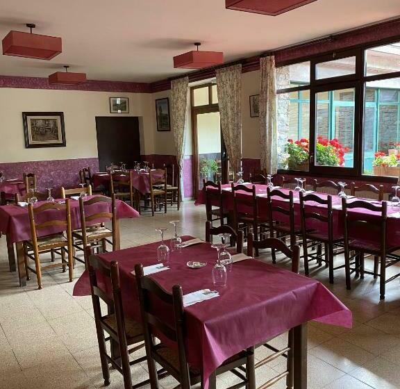 بنسيون Hostatgeria I Restaurant Coll De Condreu