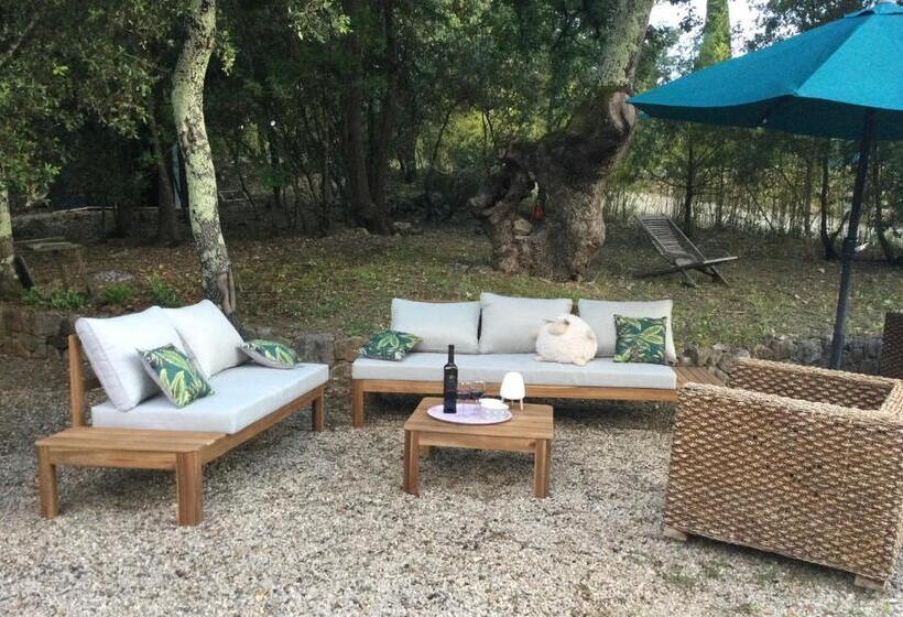 پانسیون Villa Bleucassis