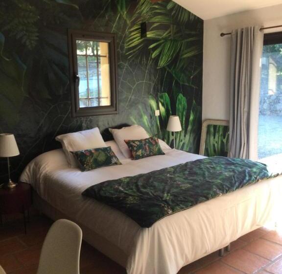 ペンション Villa Bleucassis