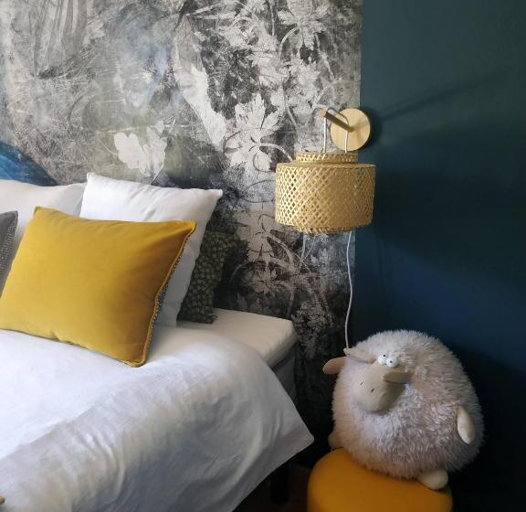 ペンション Villa Bleucassis