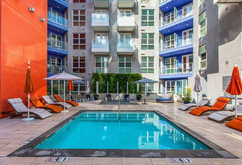 Suitesrus Apart  At Glendale