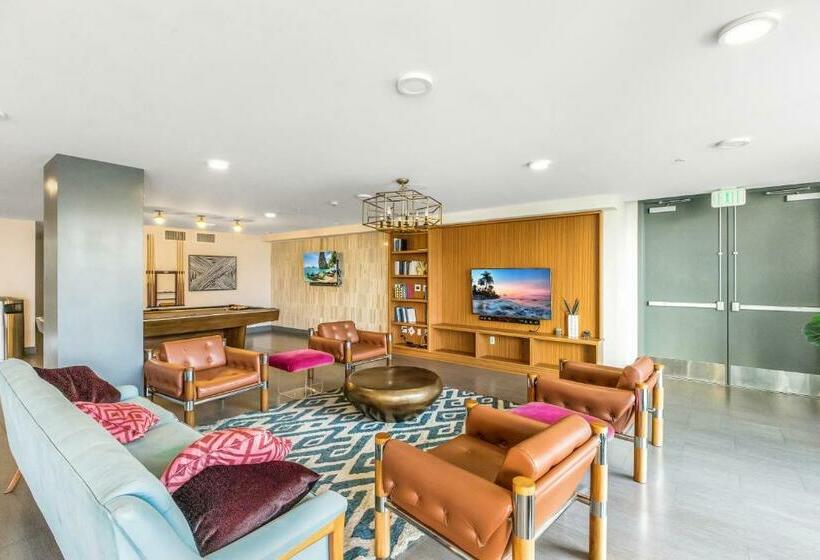 Suitesrus Apart  At Glendale