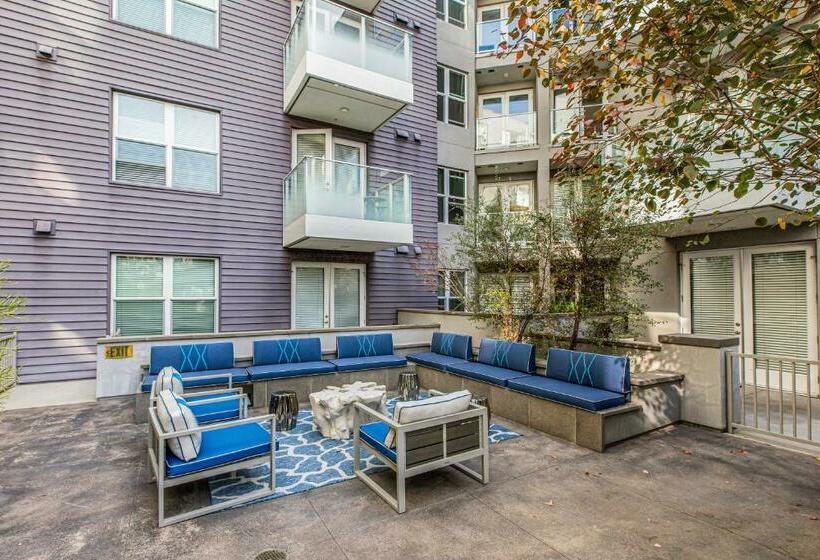 Suitesrus Apart  At Glendale