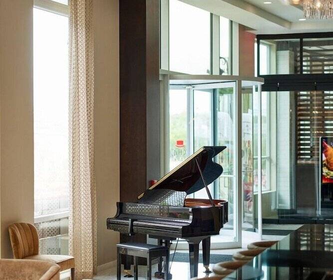 فندق The Chateau Grande