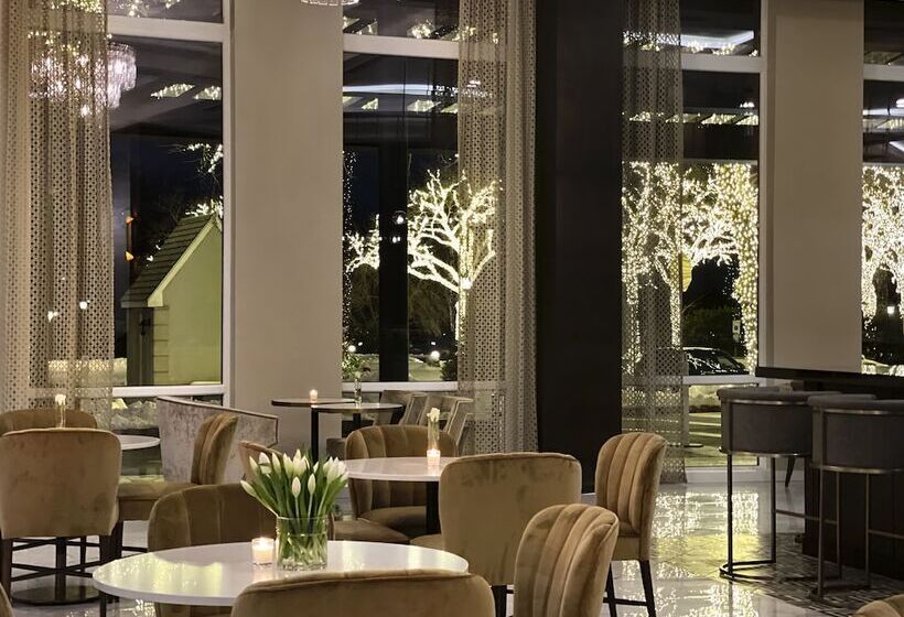 فندق The Chateau Grande