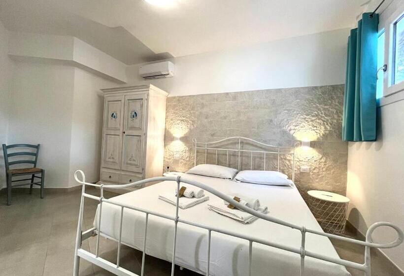 Angolo Mare Apartments & Rooms