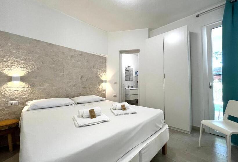 Angolo Mare Apartments & Rooms