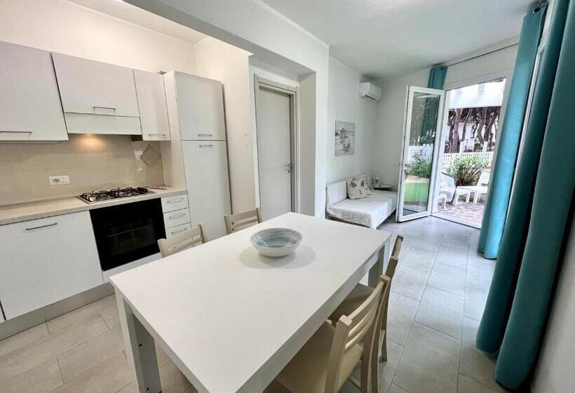 Angolo Mare Apartments & Rooms