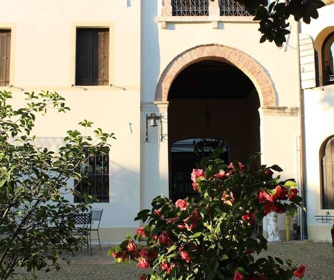 تختخواب و صبحانه Villa Flangini