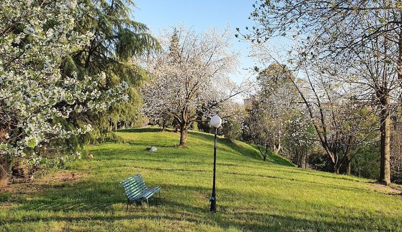 تختخواب و صبحانه Villa Flangini