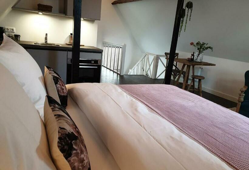 هتل De Vossenheuvel