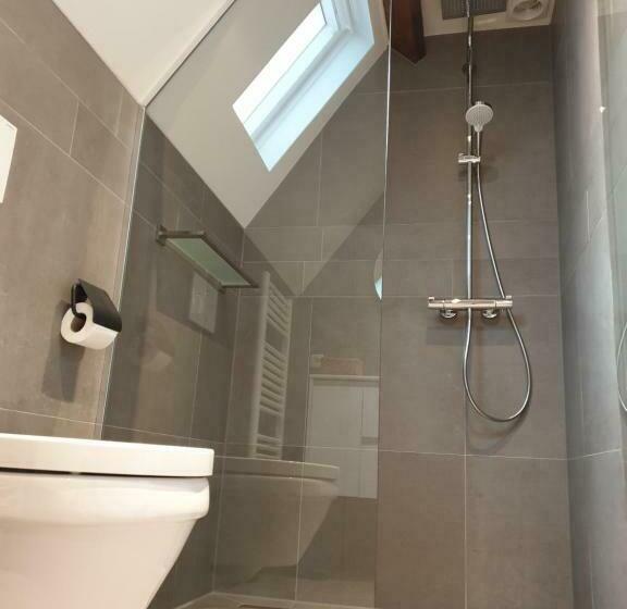 هتل De Vossenheuvel