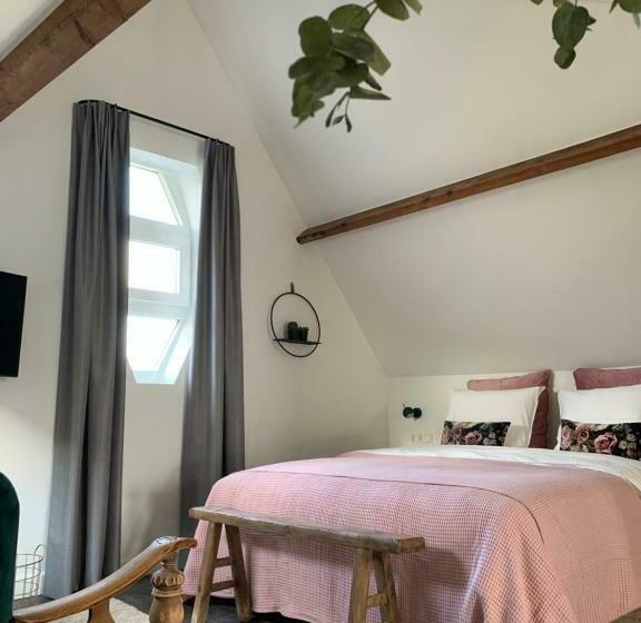 هتل De Vossenheuvel