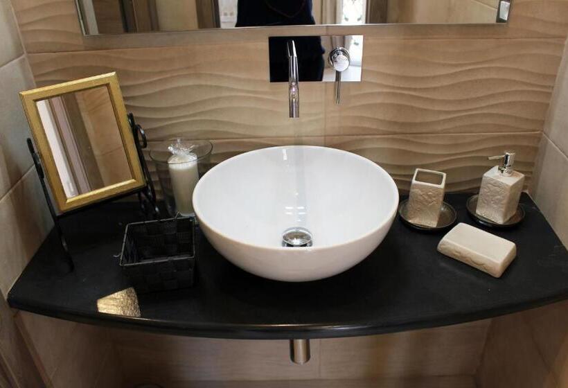 Пансион Maestrale Charme Rooms