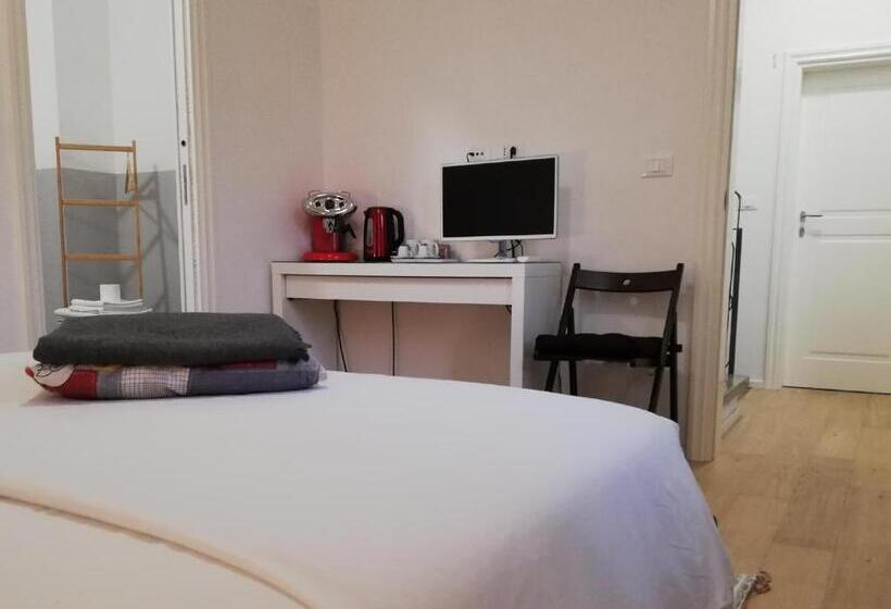 تختخواب و صبحانه Stop Over Blq