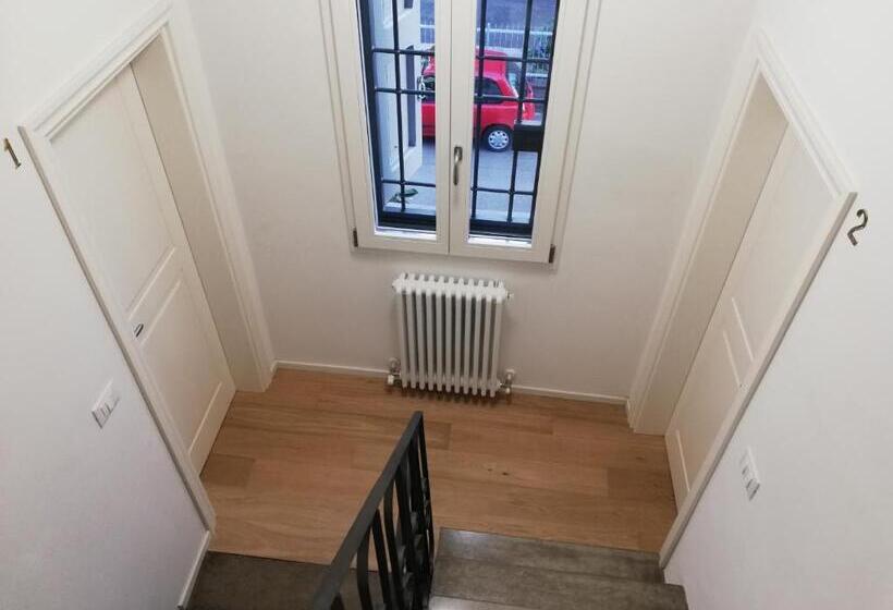 تختخواب و صبحانه Stop Over Blq