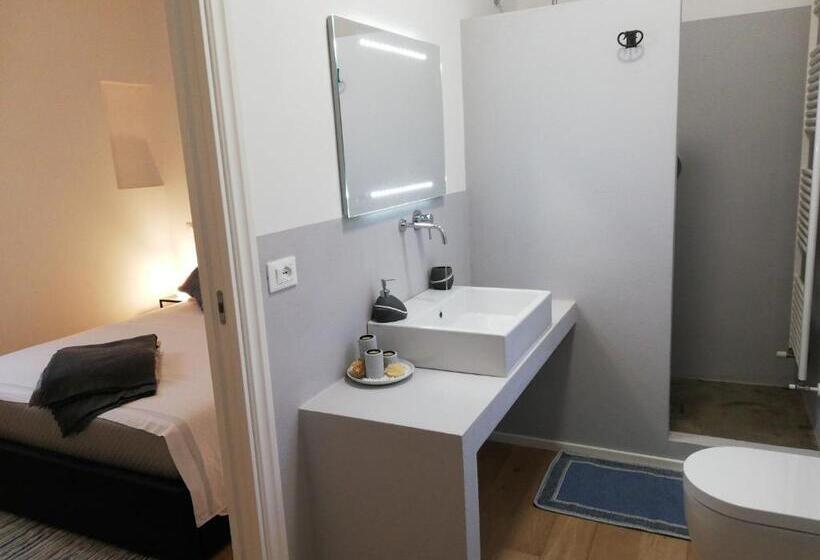 تختخواب و صبحانه Stop Over Blq