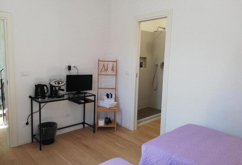 تختخواب و صبحانه Stop Over Blq