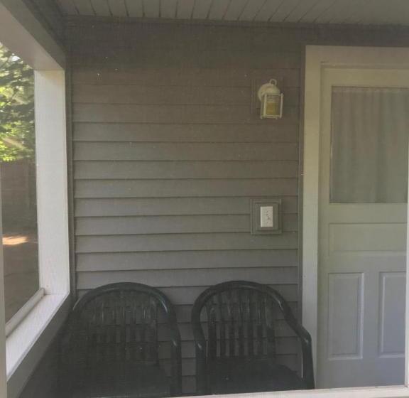 호텔 Elmwood Motor Court