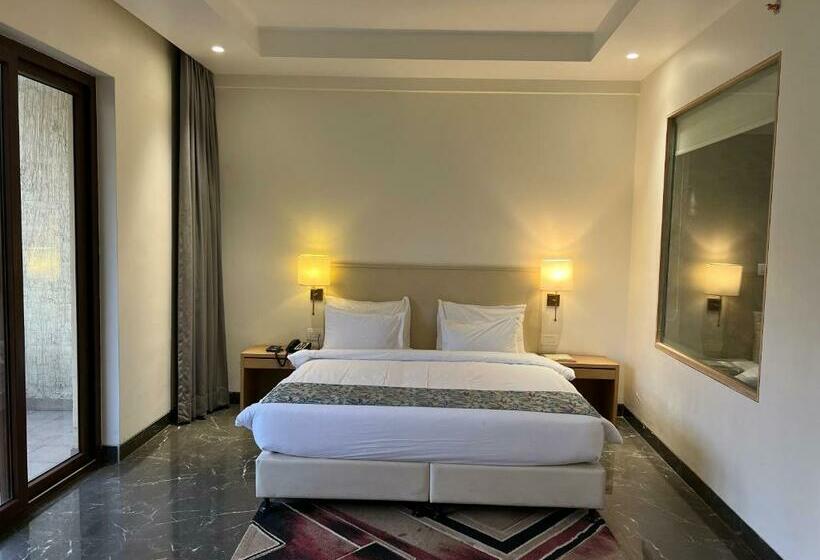 Отель Parklane Resort