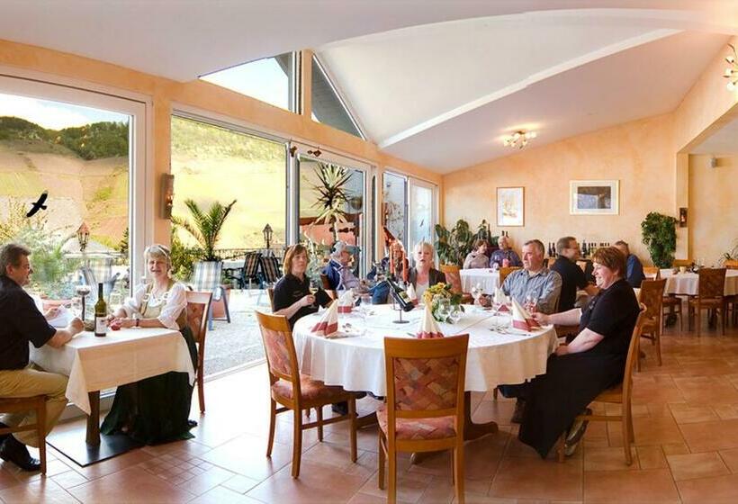 Отель Weinhaus Burg Schneider