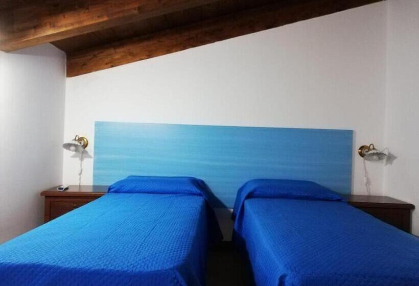 Ludomar Country Residence   Rooms & Apartments