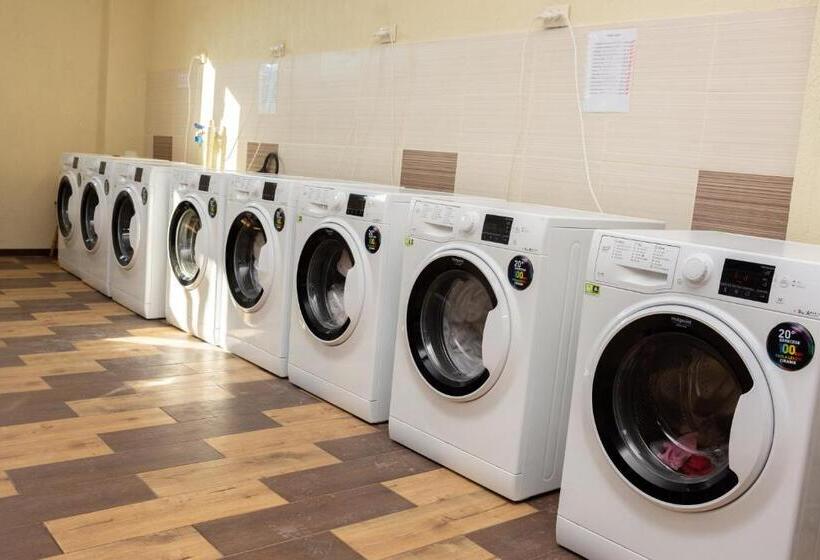 Monada Hotel & Hostel