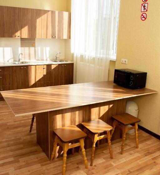 Monada Hotel & Hostel