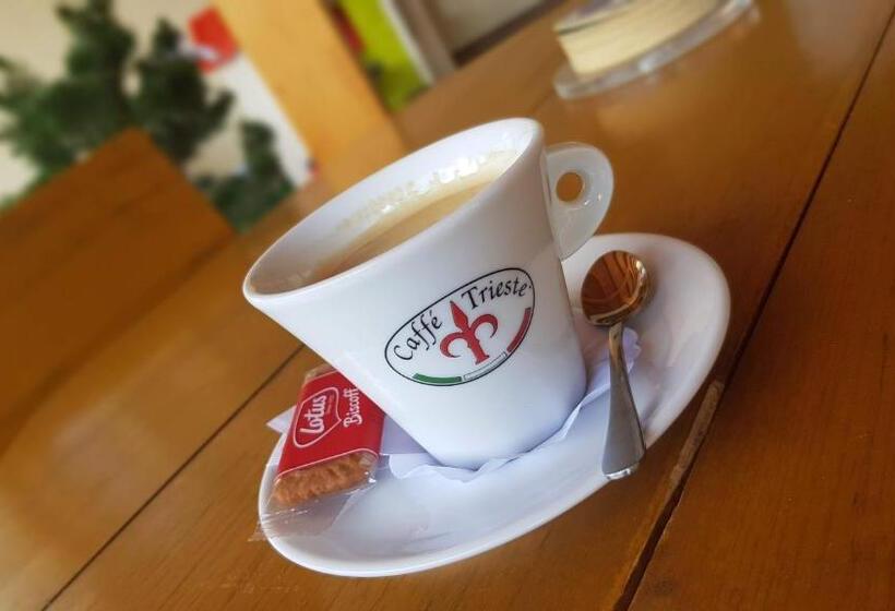 פנסיון Agrohotel Tri Brezy