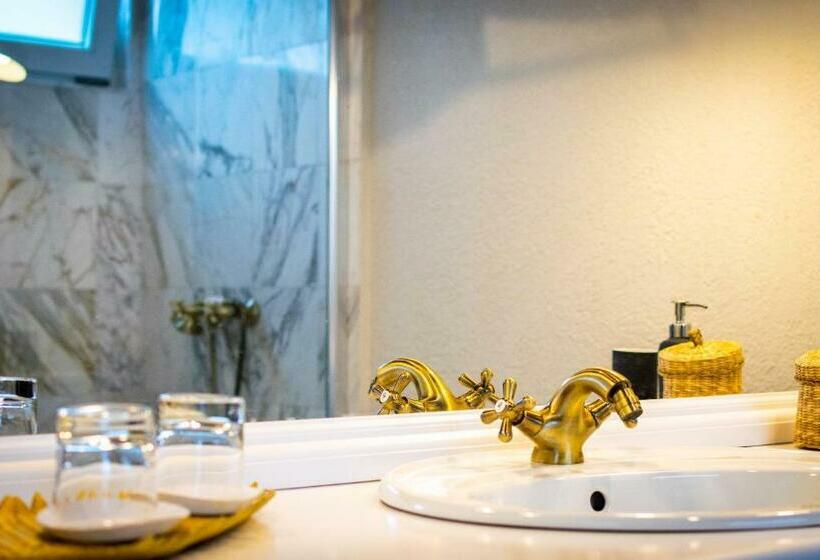 膳宿费 Elia Vama Veche