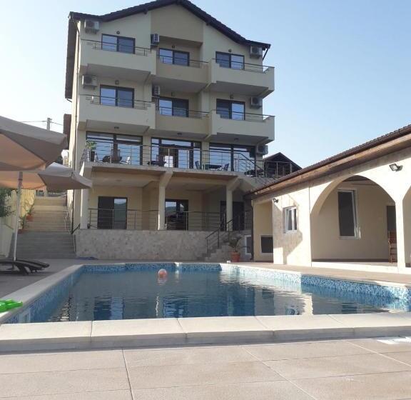 Pensiunea Alex & Restaurant