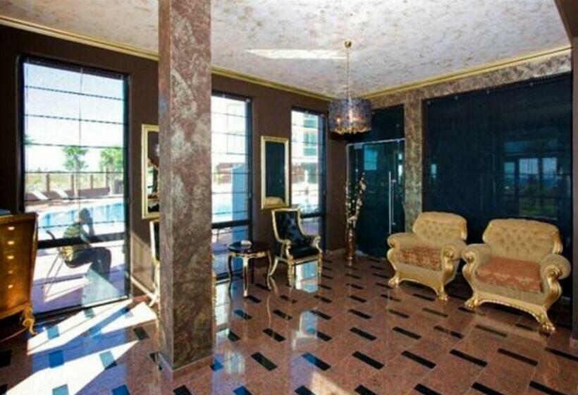 Private Apartment In Chateau Del Marina