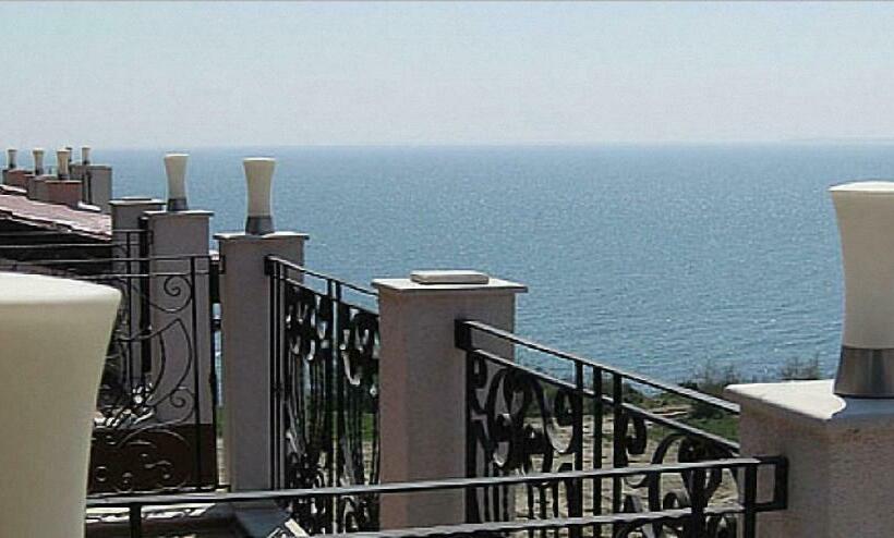 Private Apartment In Chateau Del Marina